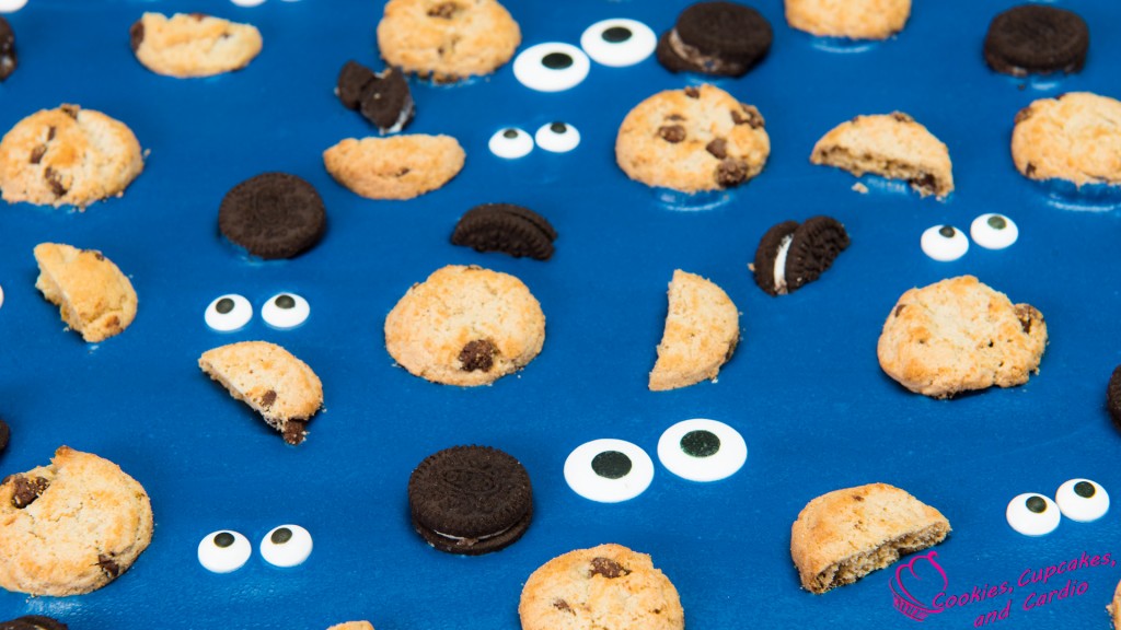 Cookie monster chocolate candy bark 